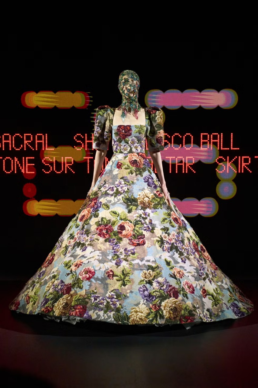 Valentino Couture Transcends Fashion Into Art Valentino Couture Transcends Fashion Into Art